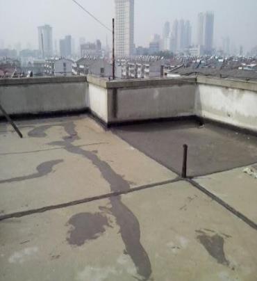 阿勒泰漏水维修 楼顶漏水是什么原因，楼顶漏水维修方法是什么?
